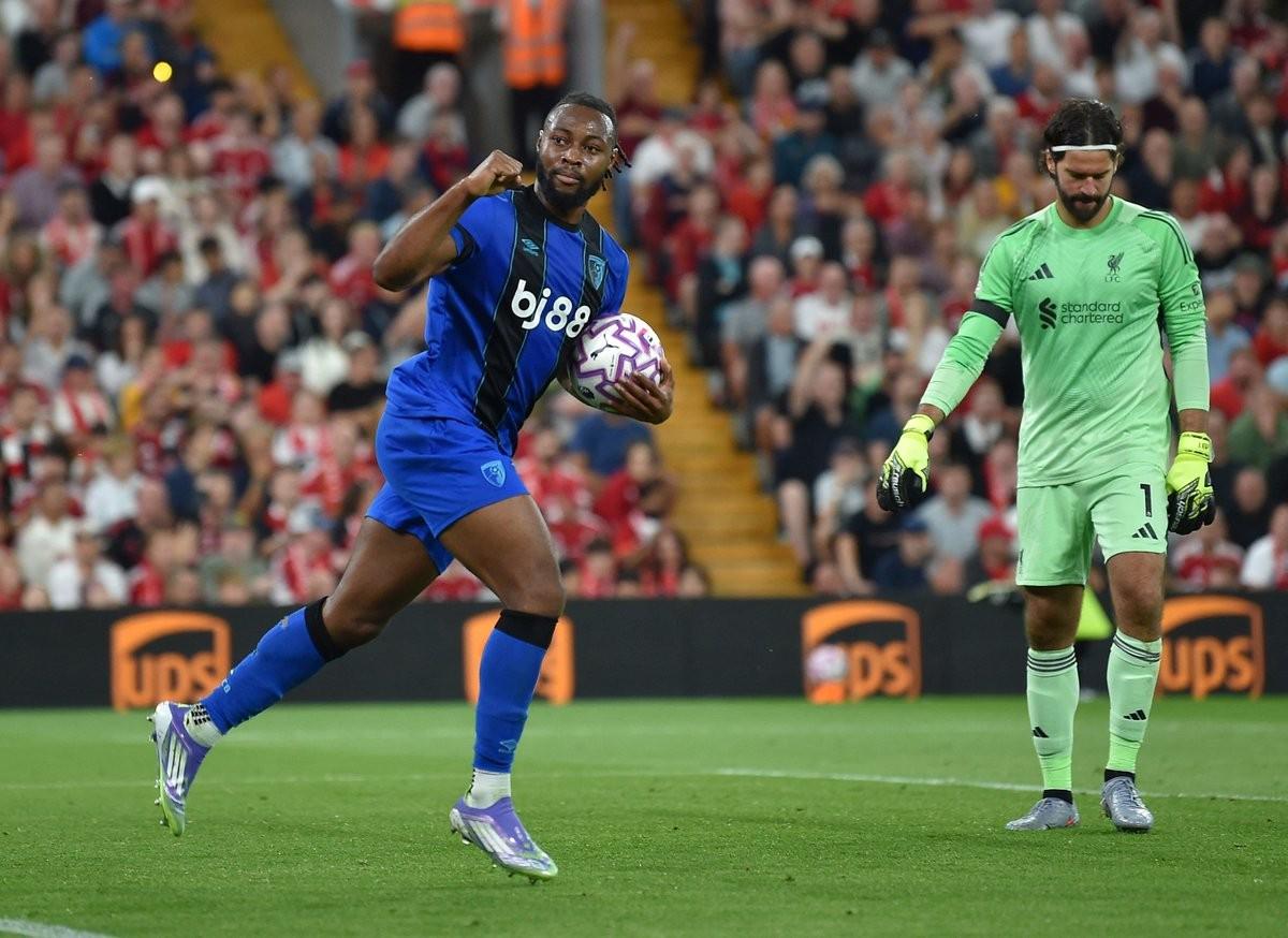 赛前突围战来临，洛杉矶快船围绕英超强势反弹，话题不断，年轻球员得到机会的简单介绍