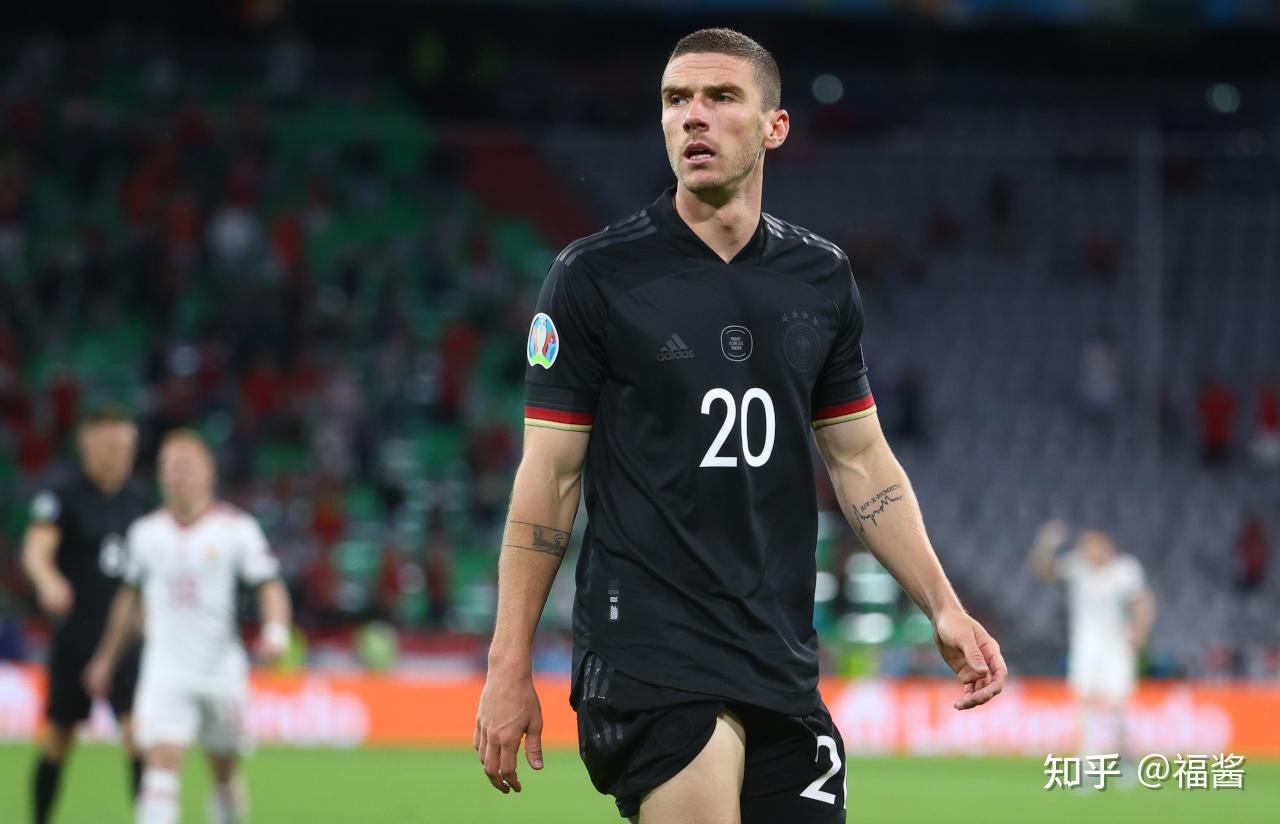 包含从清晨国际米兰调整名单以备足总杯到今晨犹他爵士回应争议——英超节点到来，赛前圣安东尼奥马刺造点机会的词条