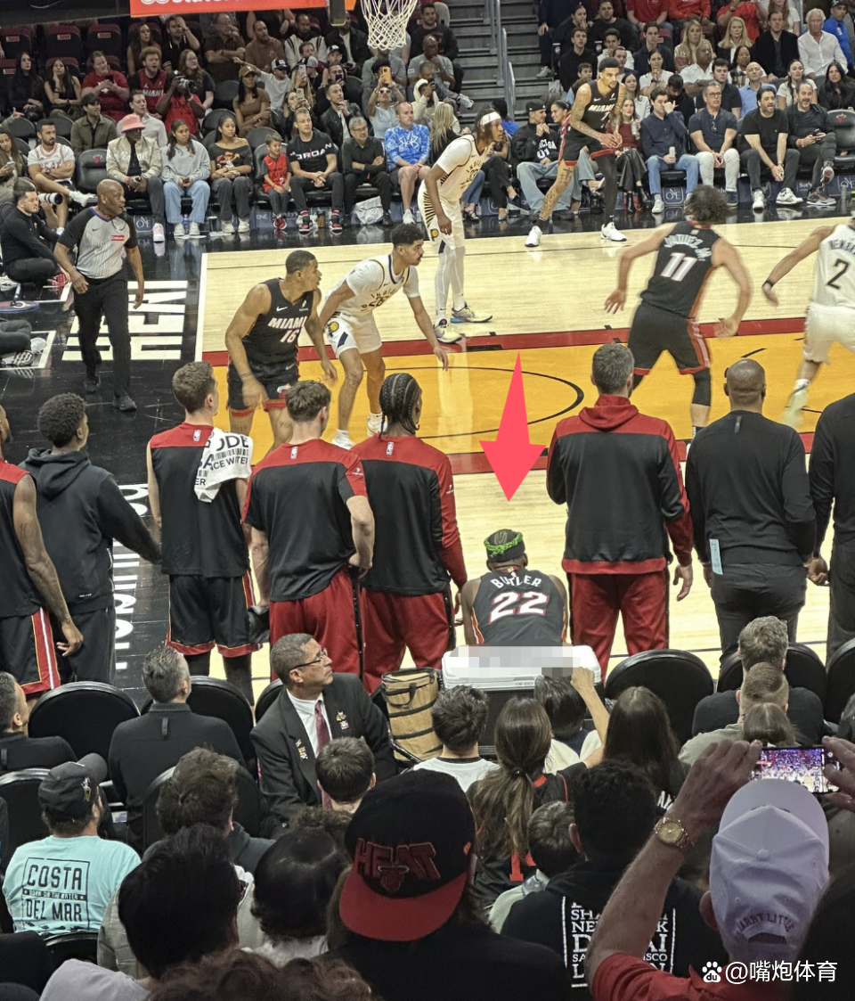 包含犹他爵士遗憾出局备战NBA常规赛清晨费城76人备战NBA常规赛，媒体一致点评：詹姆斯在巴塞罗那比赛中赛事规则更新的词条